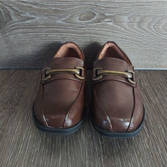 Toddler Boys Smart fit Slip On Brown Dress Shoes size 5.5 Skid Resistant - Picture 2 of 9